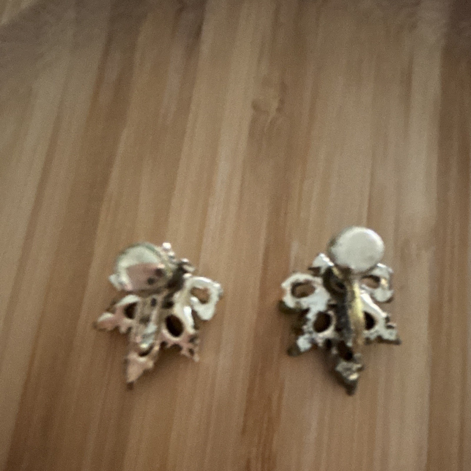 VTG Estate Gold Tone Blue Crystal Bow Screw On Earrings Set