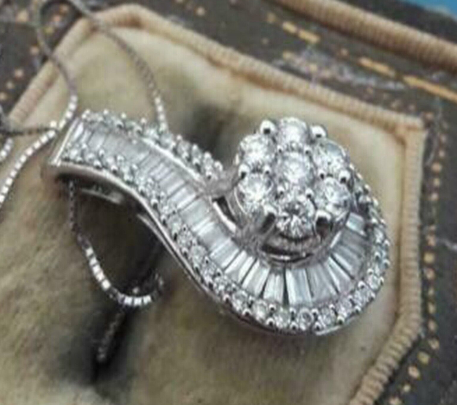 2.00Ct Round Cut VVS1/D Simulated Diamond Cluster Pendant 14k White Gold Plated