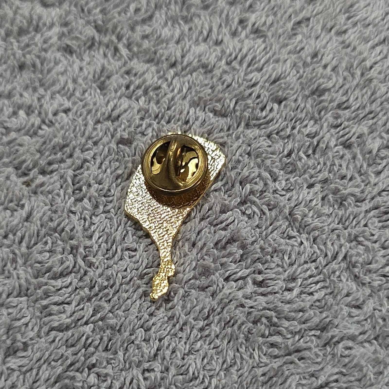Gold Tone Red Blue Cream & Black Enamel Hot Air Balloon Pin – No Stone