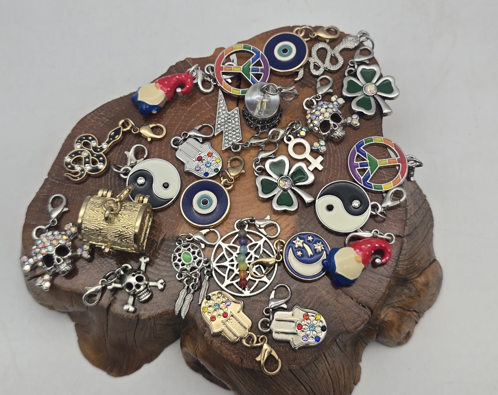 25- Charms Enamel – Yin Yang Mystical Dream Catcher Snake Evil Eye Treaure Chest