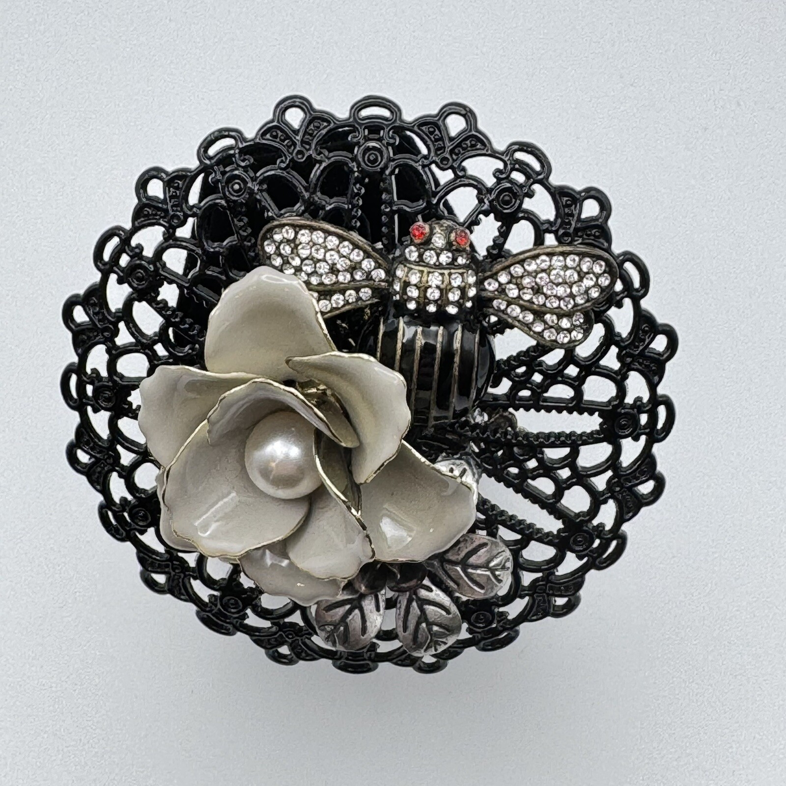Rhinestone Bee Black Red Eyes Gray White Flowers Brooch Pin Lace Design Base