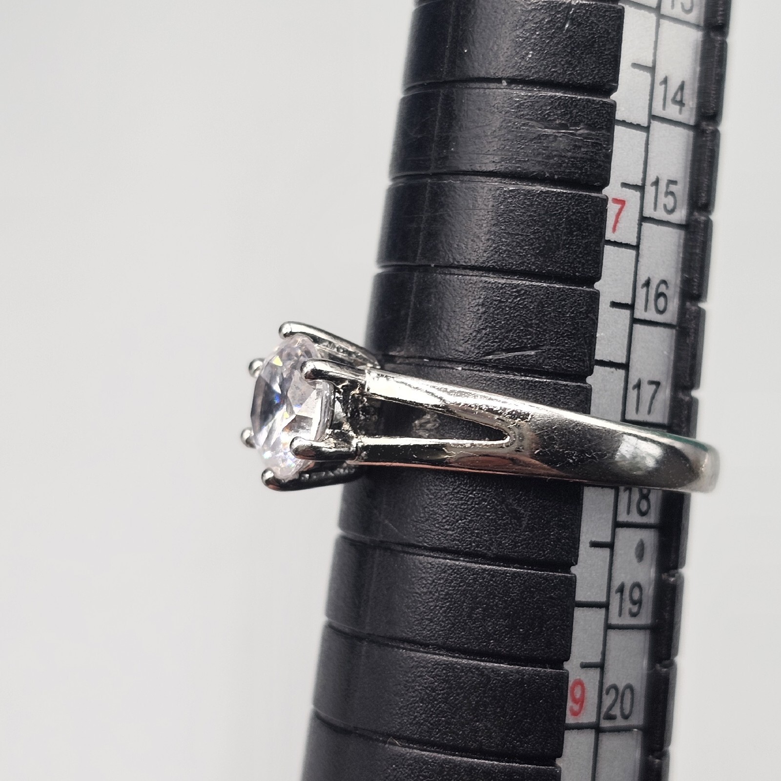 Crystal Engagement Ring Sz 8 Silver Tone Band Split Shank Round Solitaire