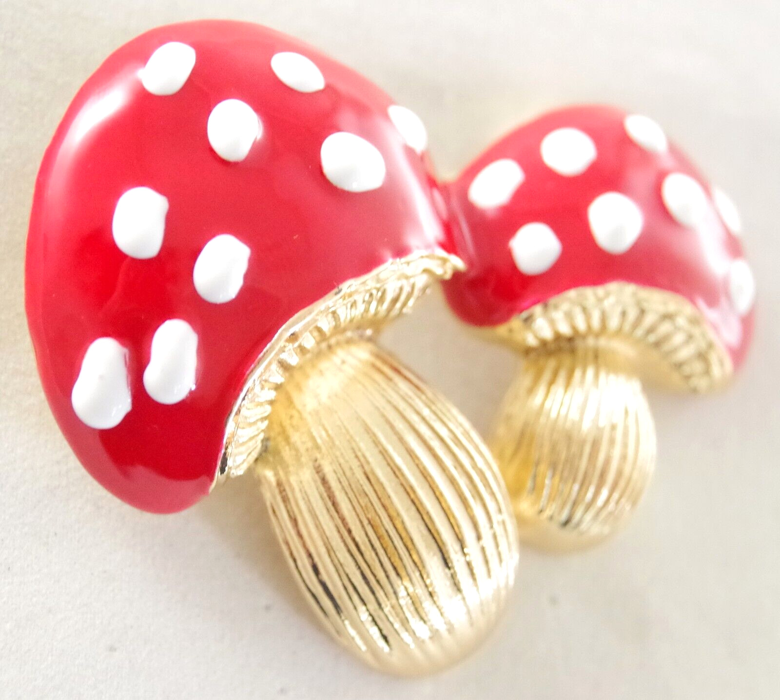 2.75″ BIG DOMED POLKA DOT MUSHROOM/ TOADSTOOL ENAMEL & GOLD PENDANT BROOCH COMBO