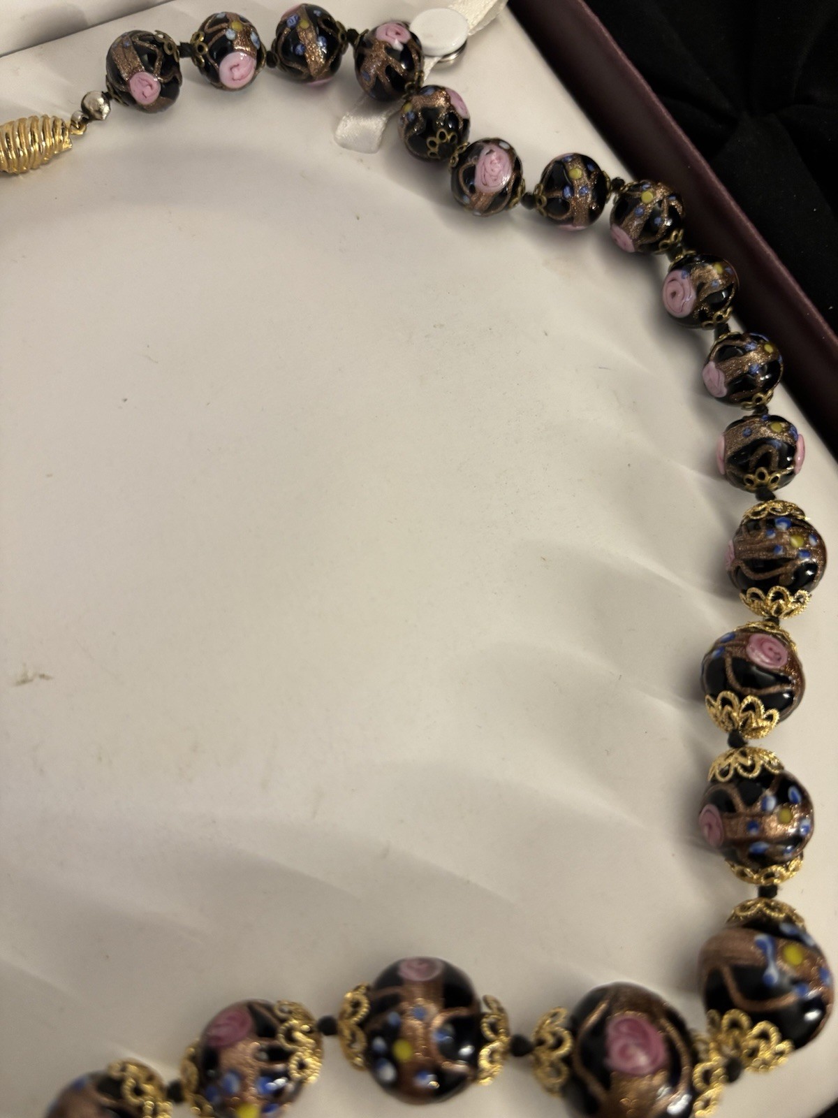 Black Glass Beaded Necklace Pink Rose & Blue Accents Gold-Tone Barrel Clasp