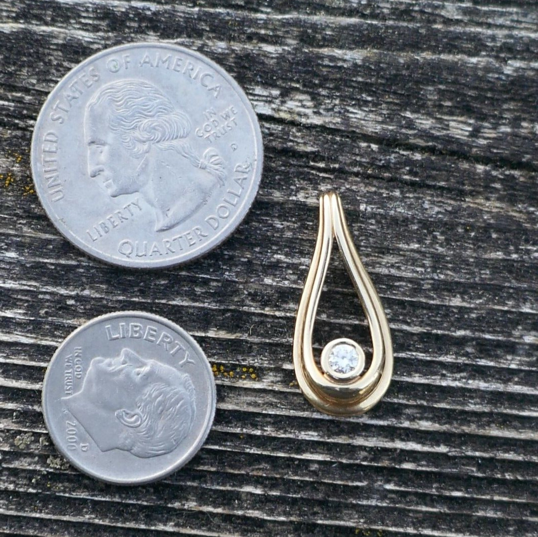 Vintage 18kt Yellow Gold Drop Diamond Pendant, with 2.9mm diamond, 2/g