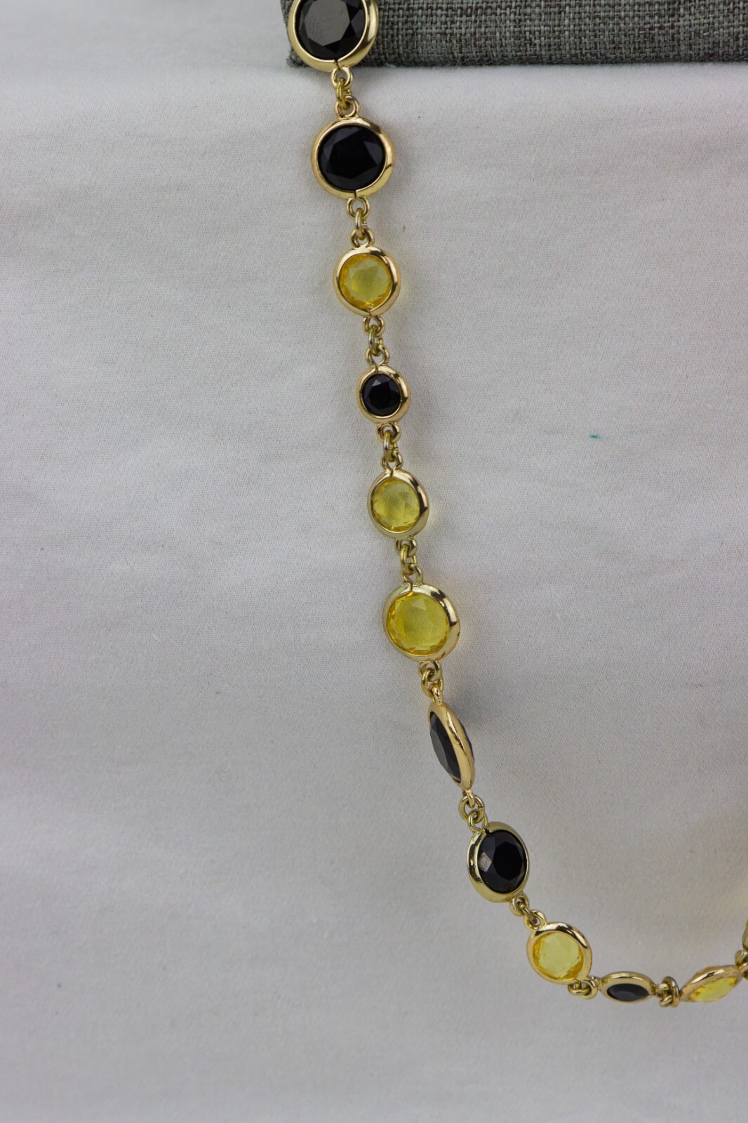 Anne Klein Bumble-Bee Bezel Necklace, Yellow/Black, Lion Face Tag, 50gr