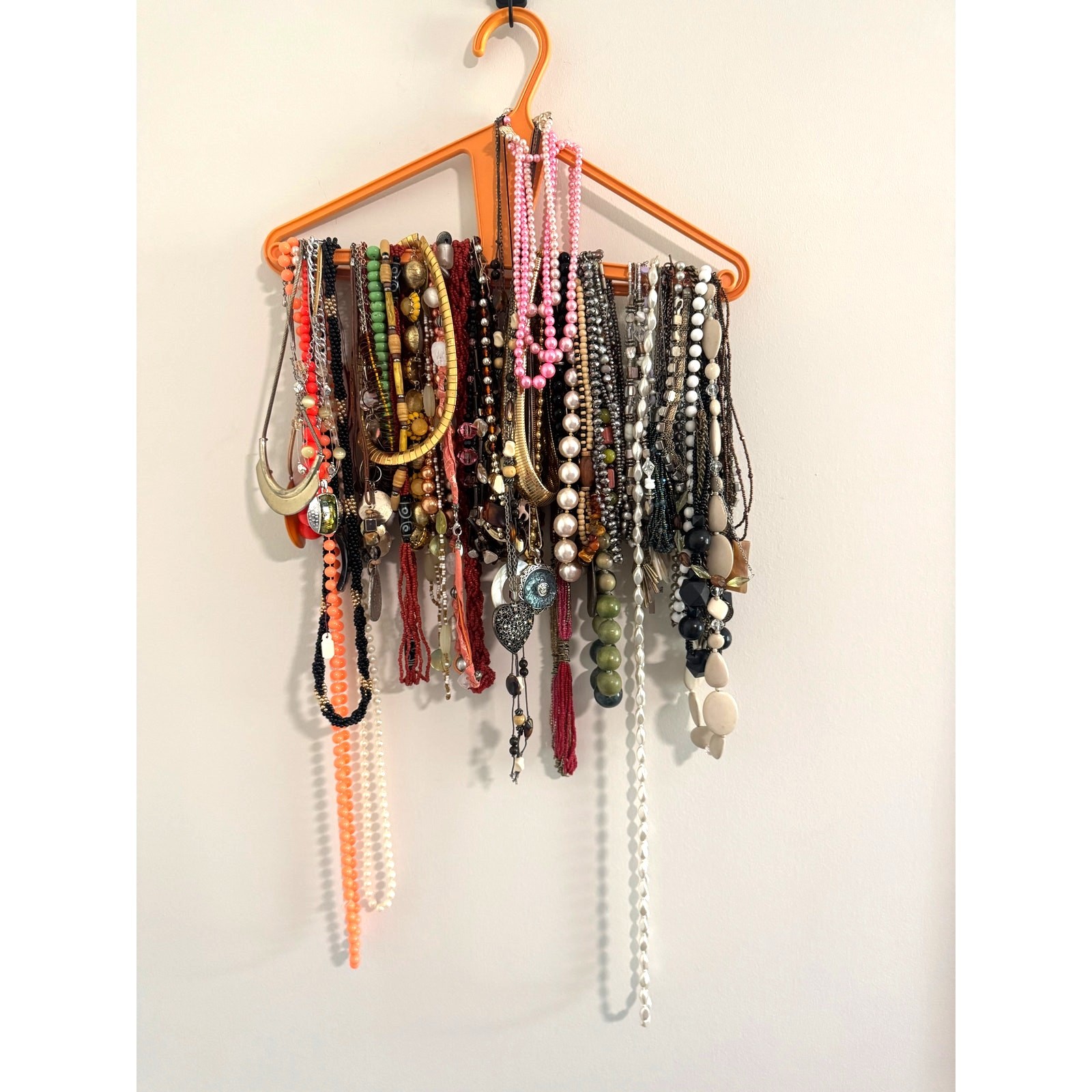 Over 6 Lbs Vintage And Costume Necklaces Multi Color Beaded Statement Lot