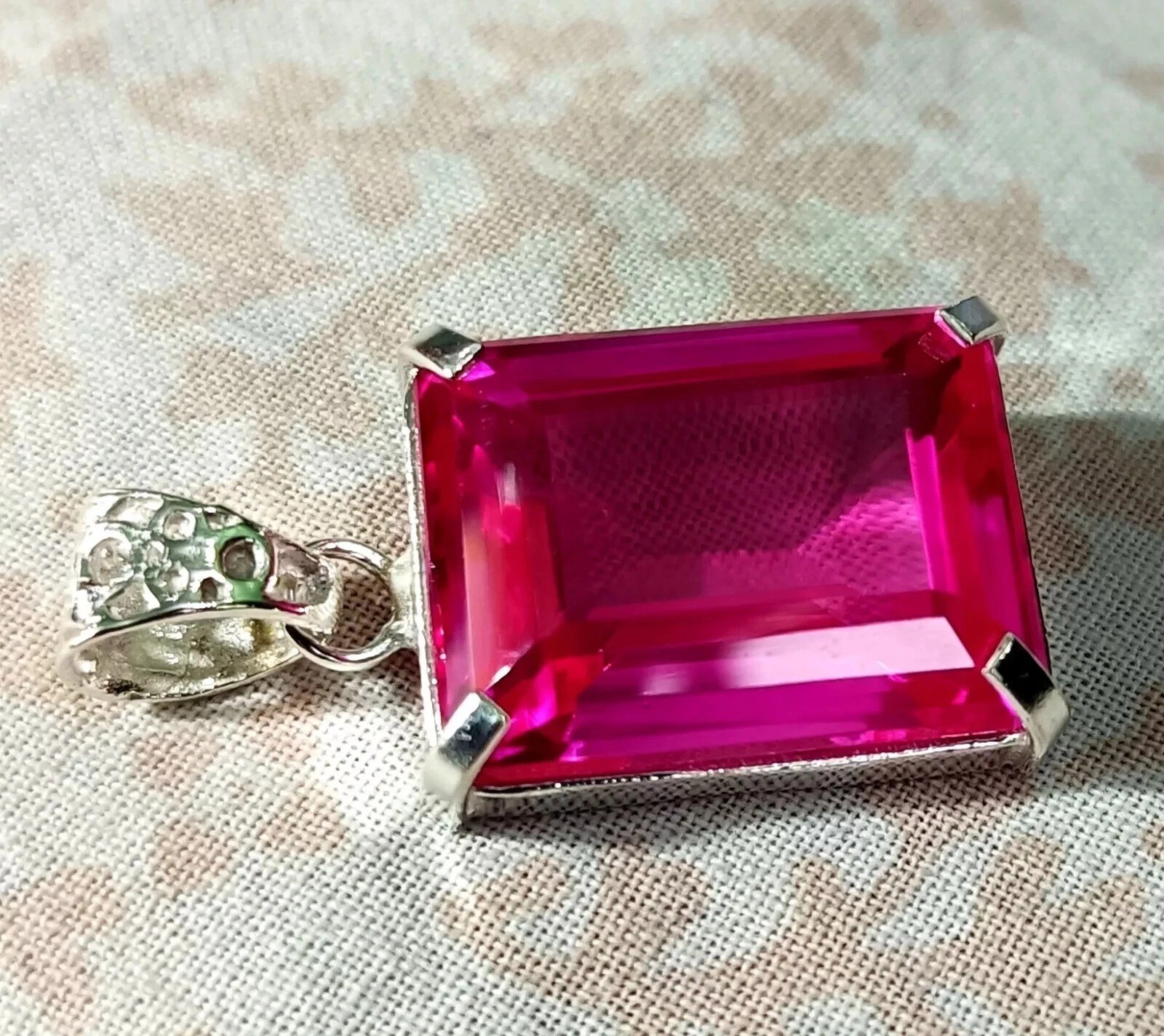 Certified 28.6 Ct+ Natural Pink Sapphire 925 Solid Silver Pendant Loose Gemstone