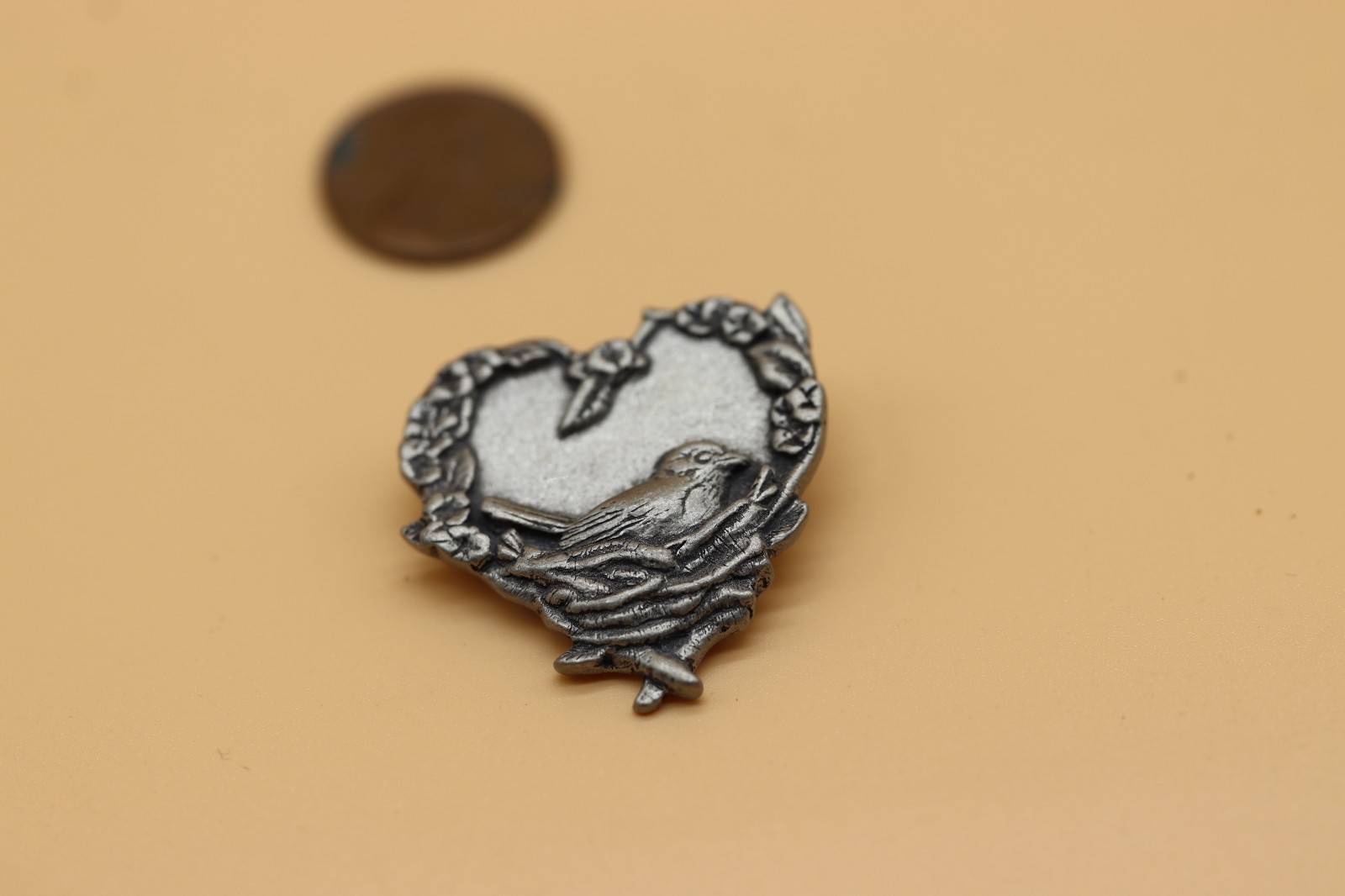 Birds and Blooms Pewter Bird on Nest Heart Pin Brooch Limited Edition 2004