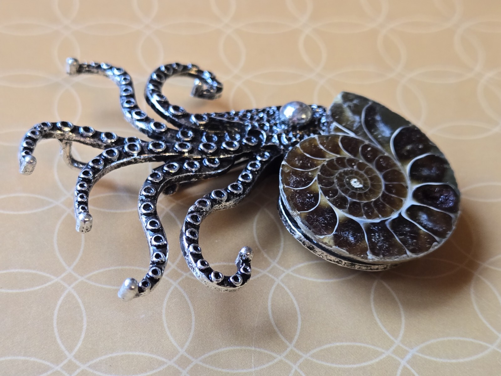 Ammonite Fossil Squid/ Octopus/ Kraken Pendant Brooch 20″ 316L Stainless Chain