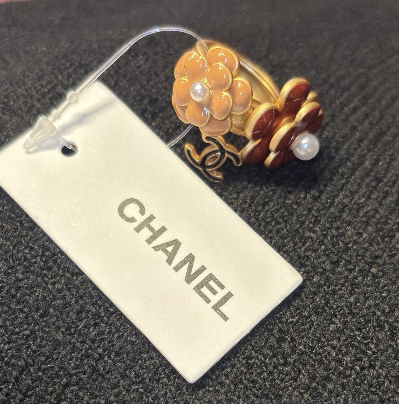 AUTHENTIC Chanel Camellia Floral Ring Spring 2025 Gold Tone Resin Size 7 France