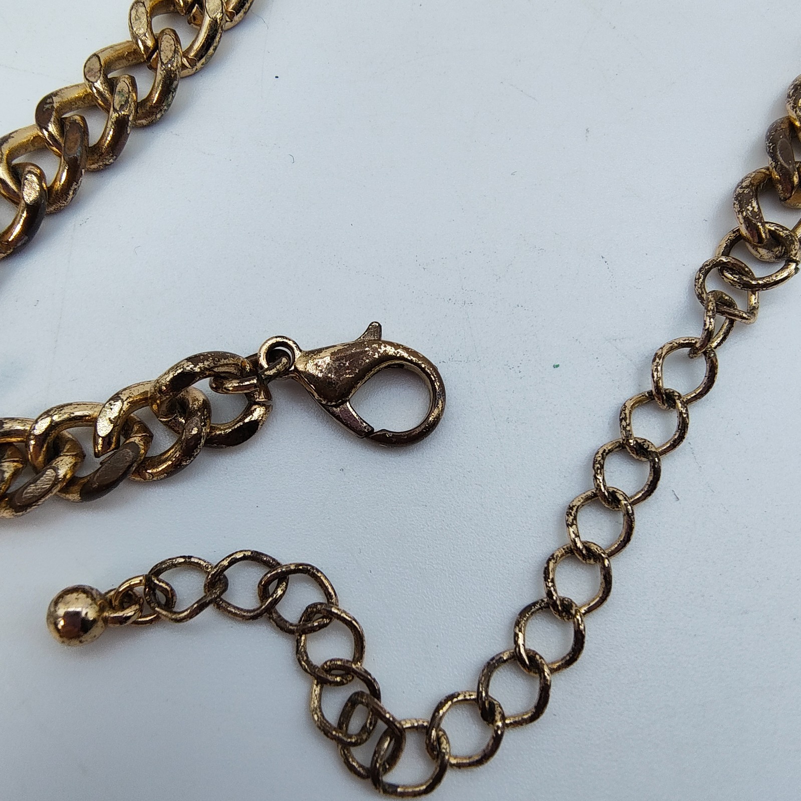 Maximalist Mod Style Bib Statement Necklace Gold Tone Faceted Acrylic