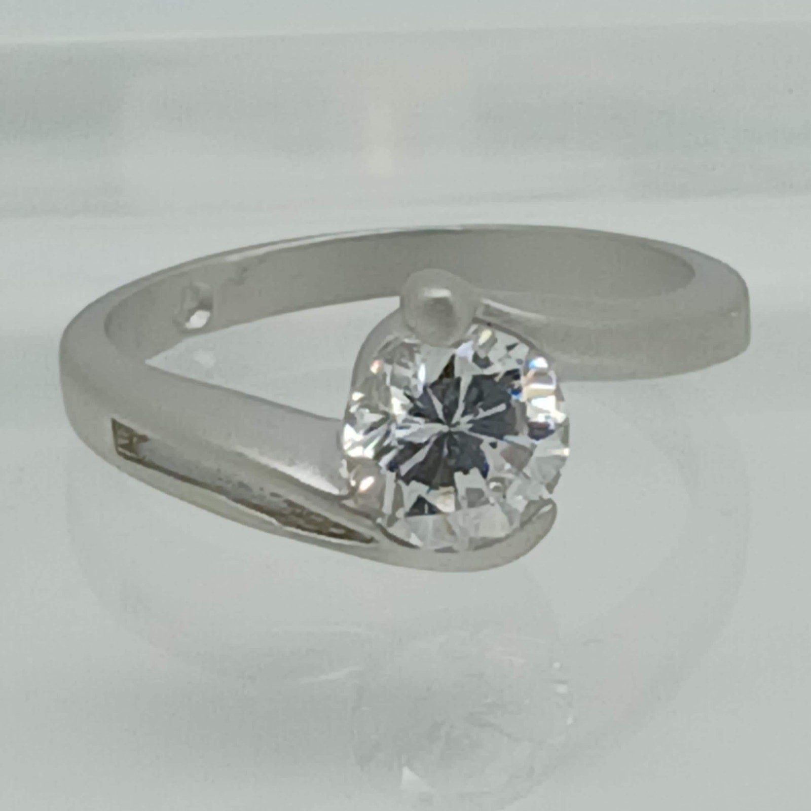 Matte Silver Tone Bypass Ring Round CZ Tension Setting Minimalist Ring Size 9