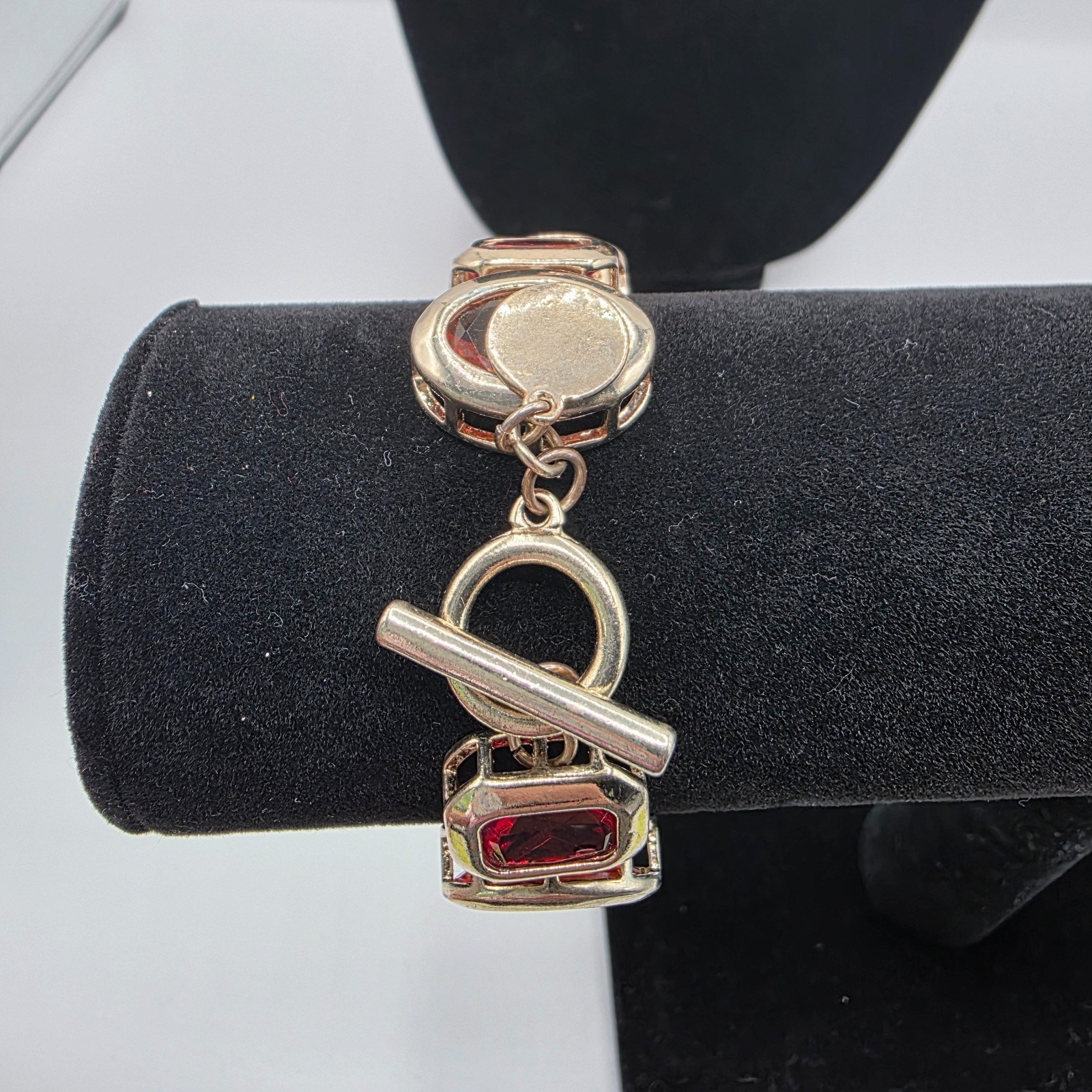 White House Black Market Womens Statement Bib Gold Tone Red Jewelry Set 22″