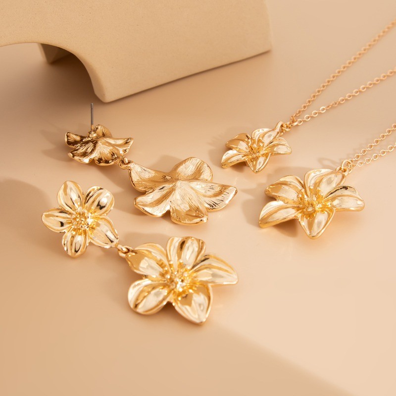 Women’s Jewelry Set Flower Pendant Ear Studs Necklace Alloy Fashion Gift