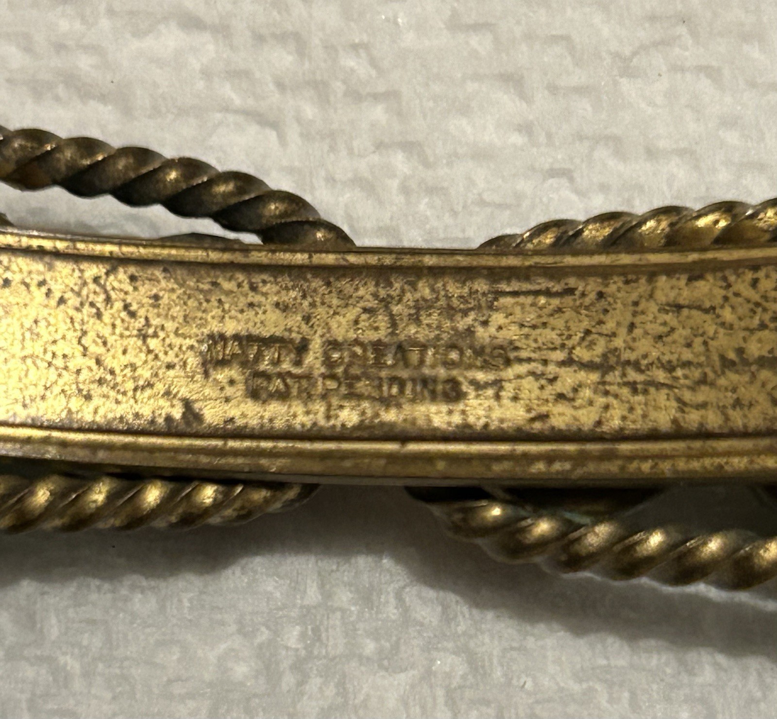 1930s NATTY CREATIONS SCARF CLIP BROOCH CABOCHON GRIPOIX GLASS SETS RARE FIND!