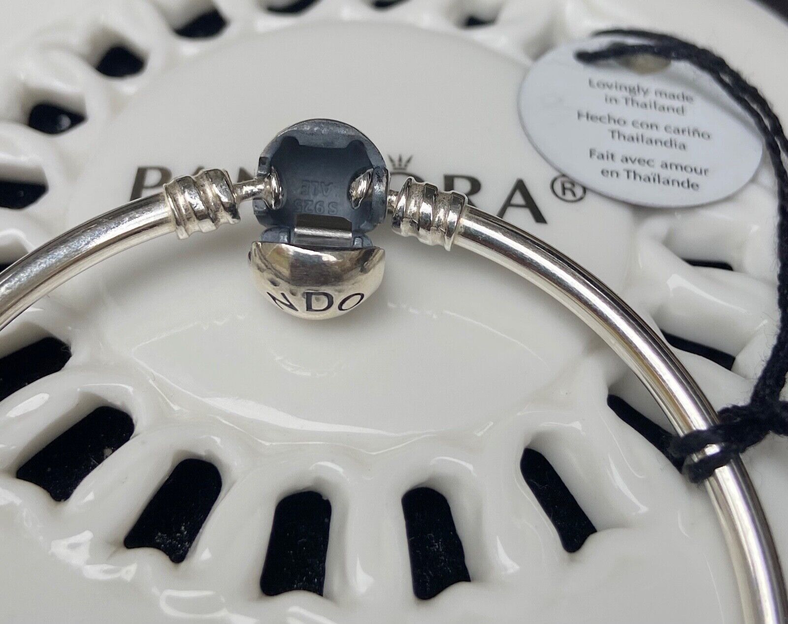 Authentic Pandora MOMENTS Bangle #590713
