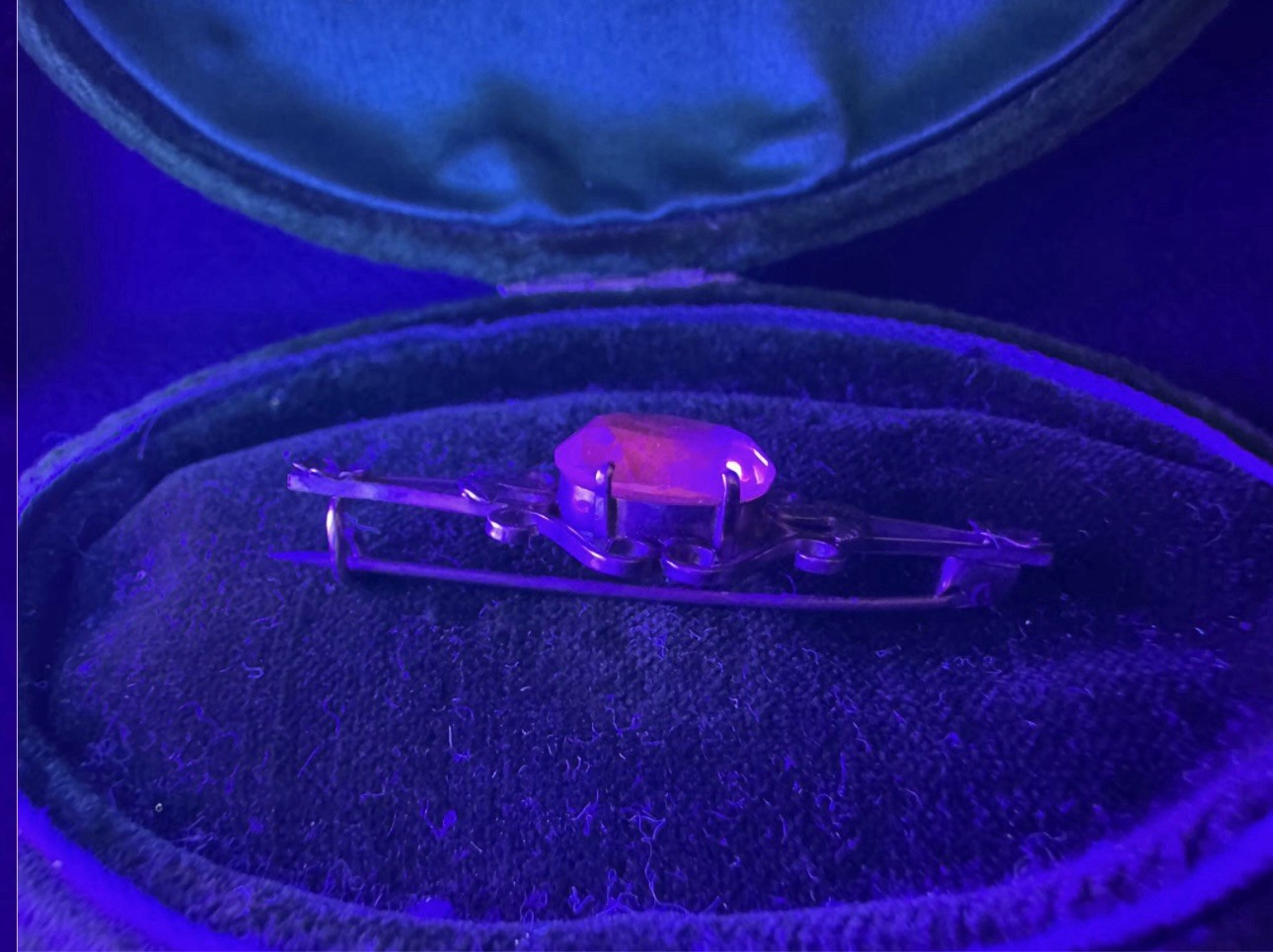 Vintage Alexandrite 9ct Gold Art Deco Brooch – Neodymium Glow XRF Confirmed