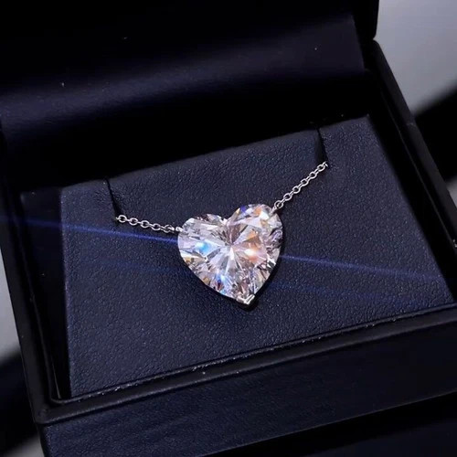 18k Platinum Plated 3D Heart Pendant Chain Necklace Made Simulated Diamond