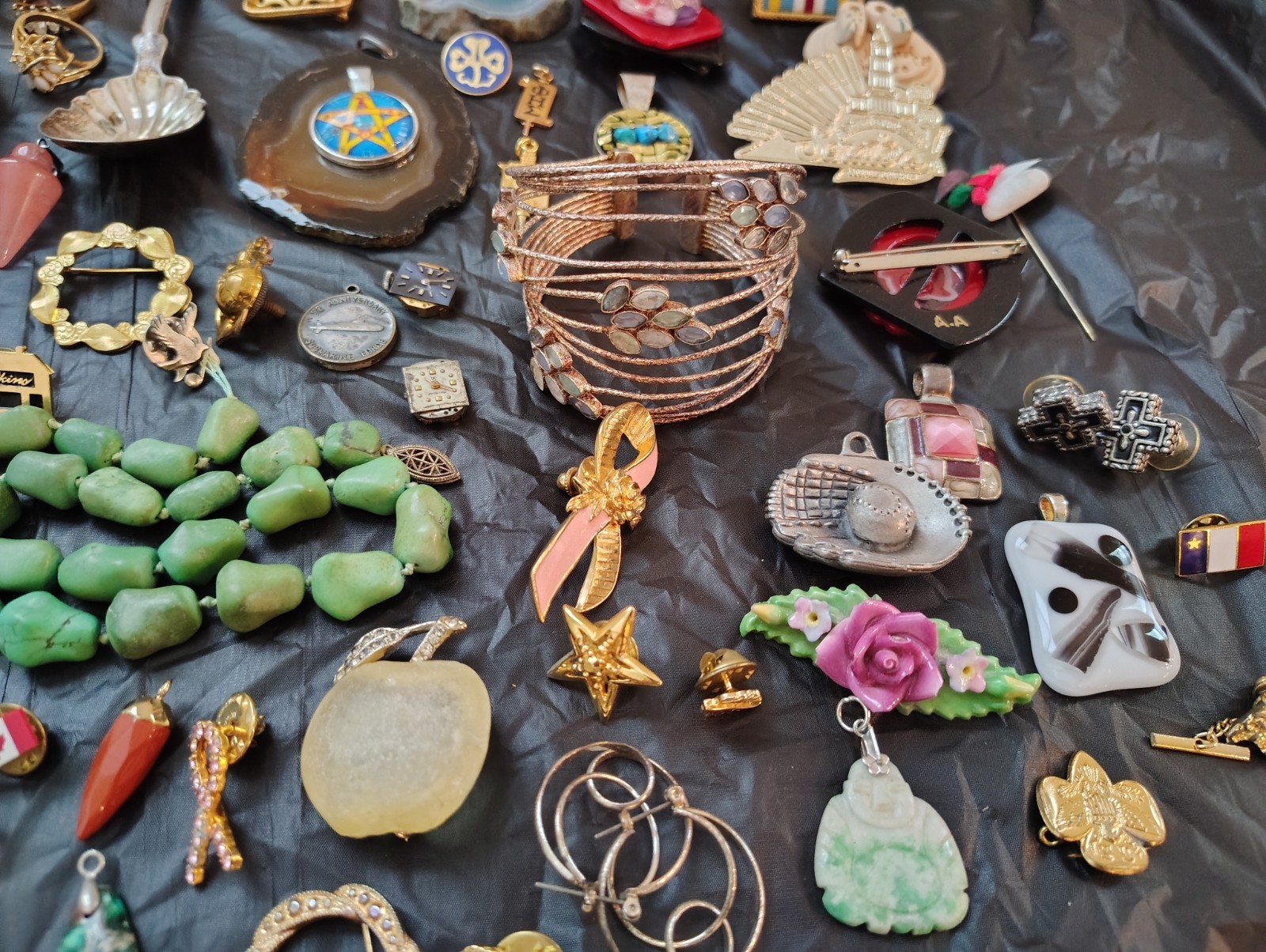 Beautiful Jewelry Lot 100+ Pieces Brooches Rings/Earrings +no gold no silver