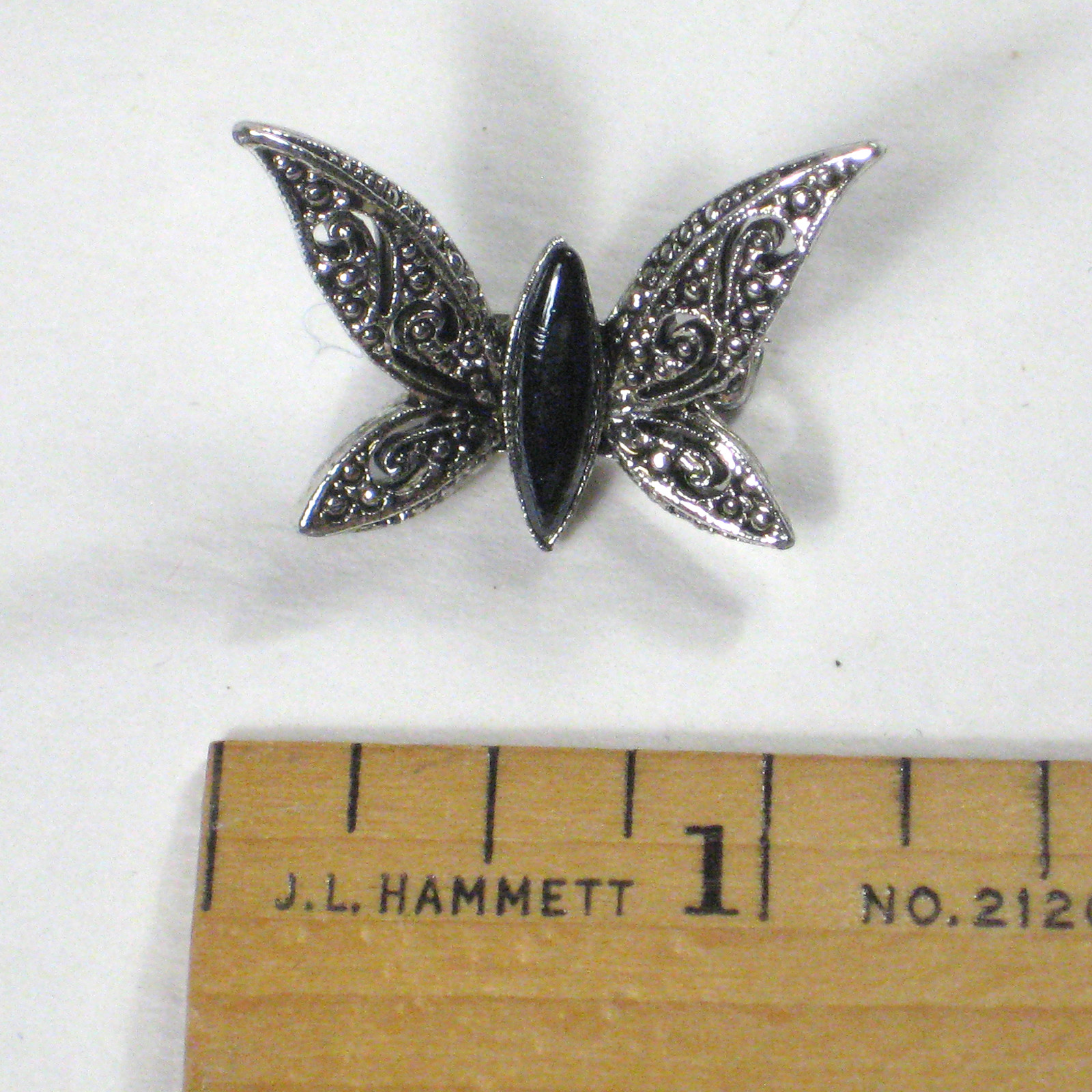 Butterfly Brooch Silvertone Unsigned Pin 1 x 1 1/8 Inches Filigree Pin