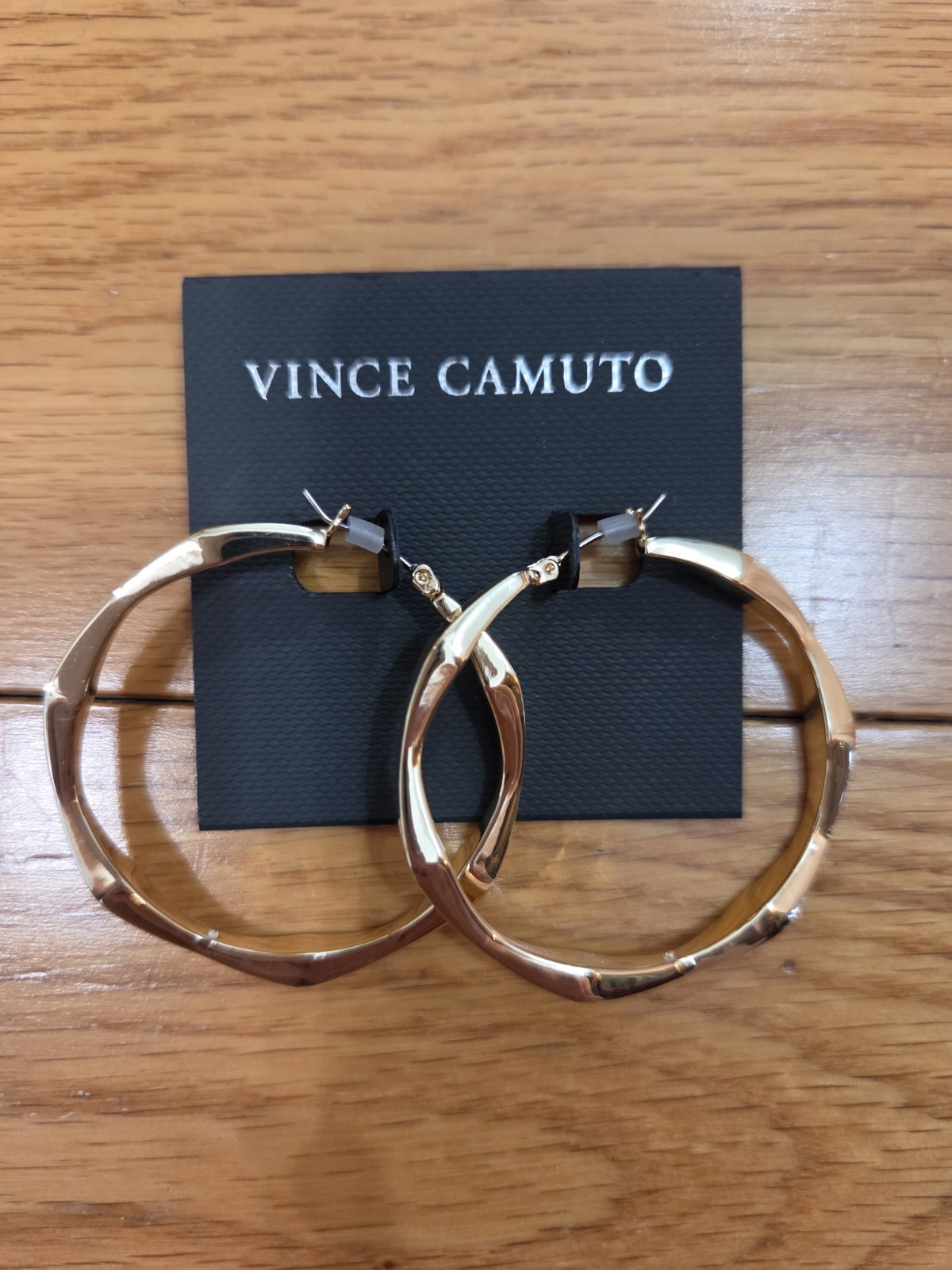 Vince Camuto Gold Tone Metal Round Hoop Earrings Latch Back V13257
