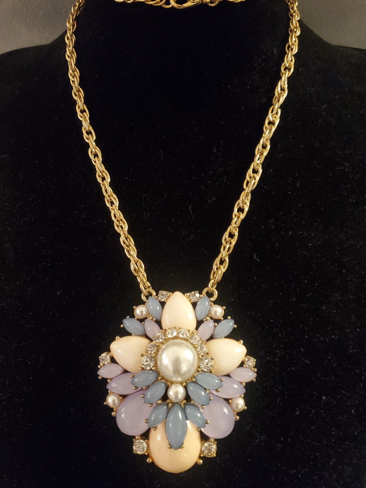 2010s Pastel Purple & Pink Rhinestone Pendant Gold Tone Rope Chain Necklace