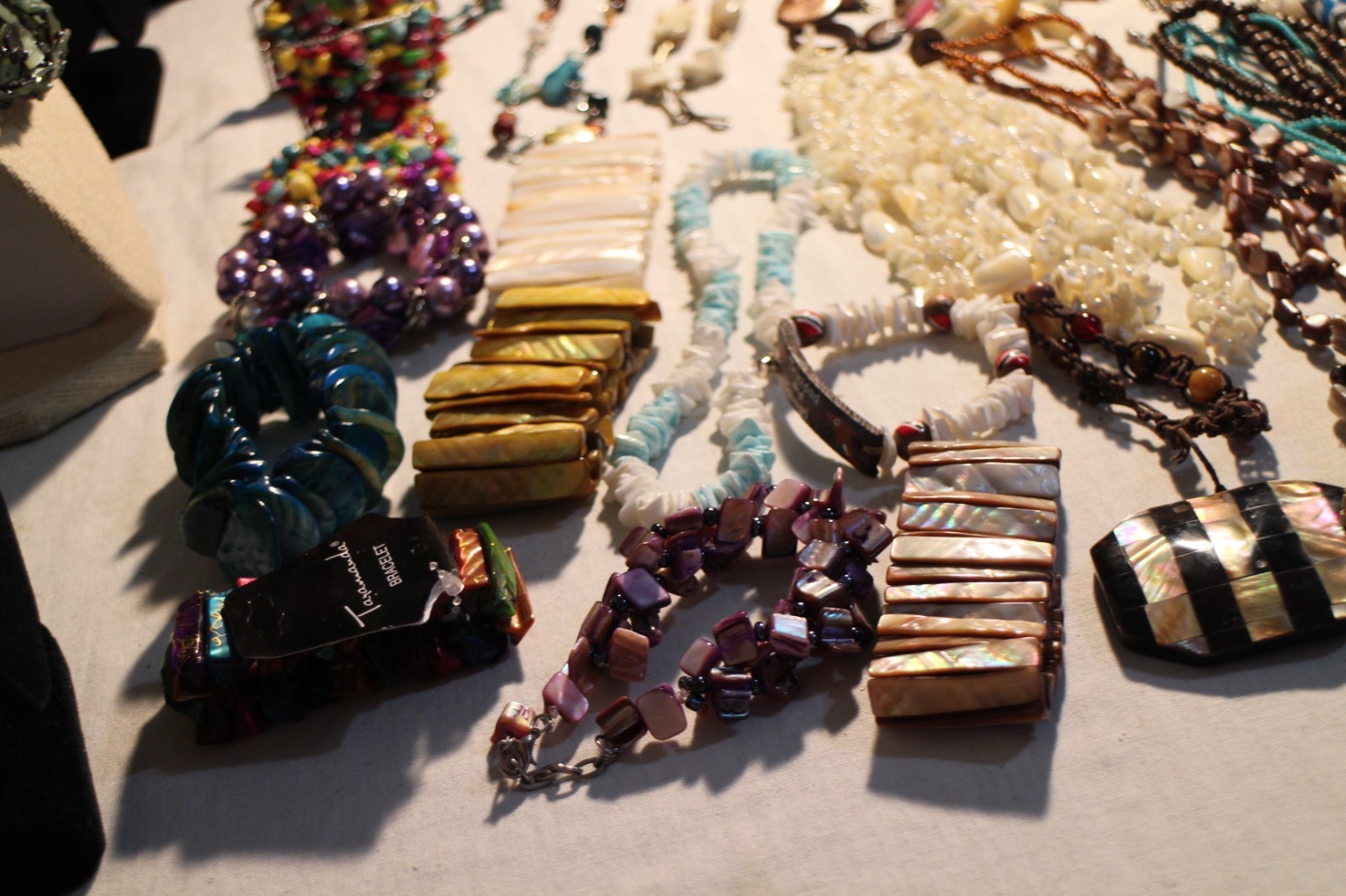SHELL COSTUME JEWELRY LOT — 4 LBS. 6 OZ.