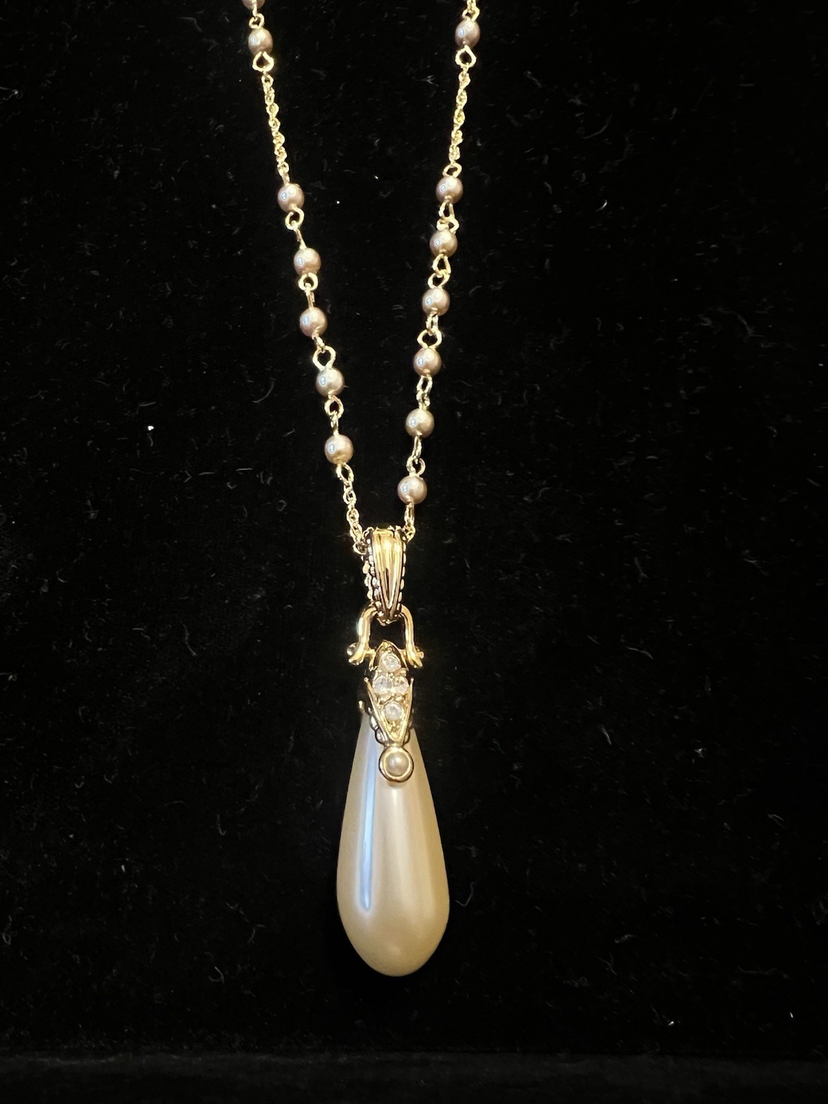 Vtg Nolan Miller Glamour Collection Gold Tone Faux Pearl Teardrop Necklace 7298