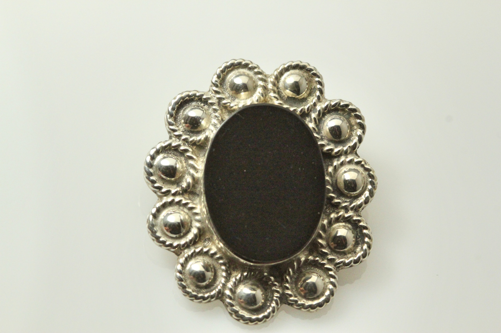925 Sterling Silver Black Onyx Oval Vintage Pendant Brooch 9.8 Grams (PEN5500)