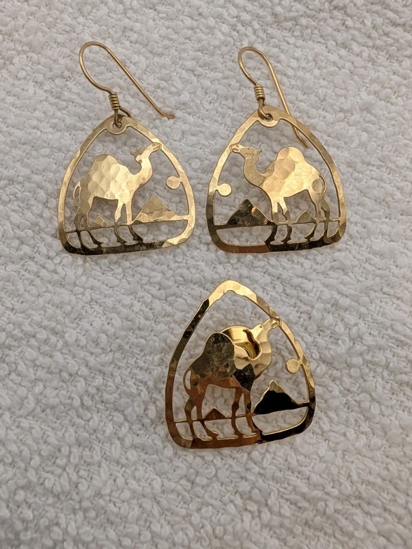 Wild Byrde Gold Tone Camel W Pyramids Triangle Drop Earrings & Pin / Tack