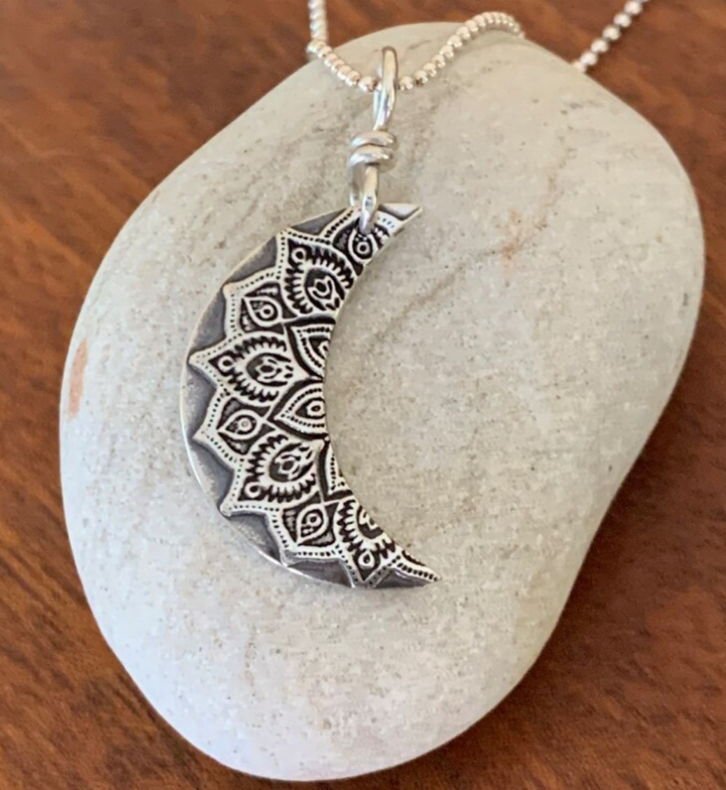 Boho Fashion Silver Plated Embossed Crescent Pendant Fine Beads Chain Necklace