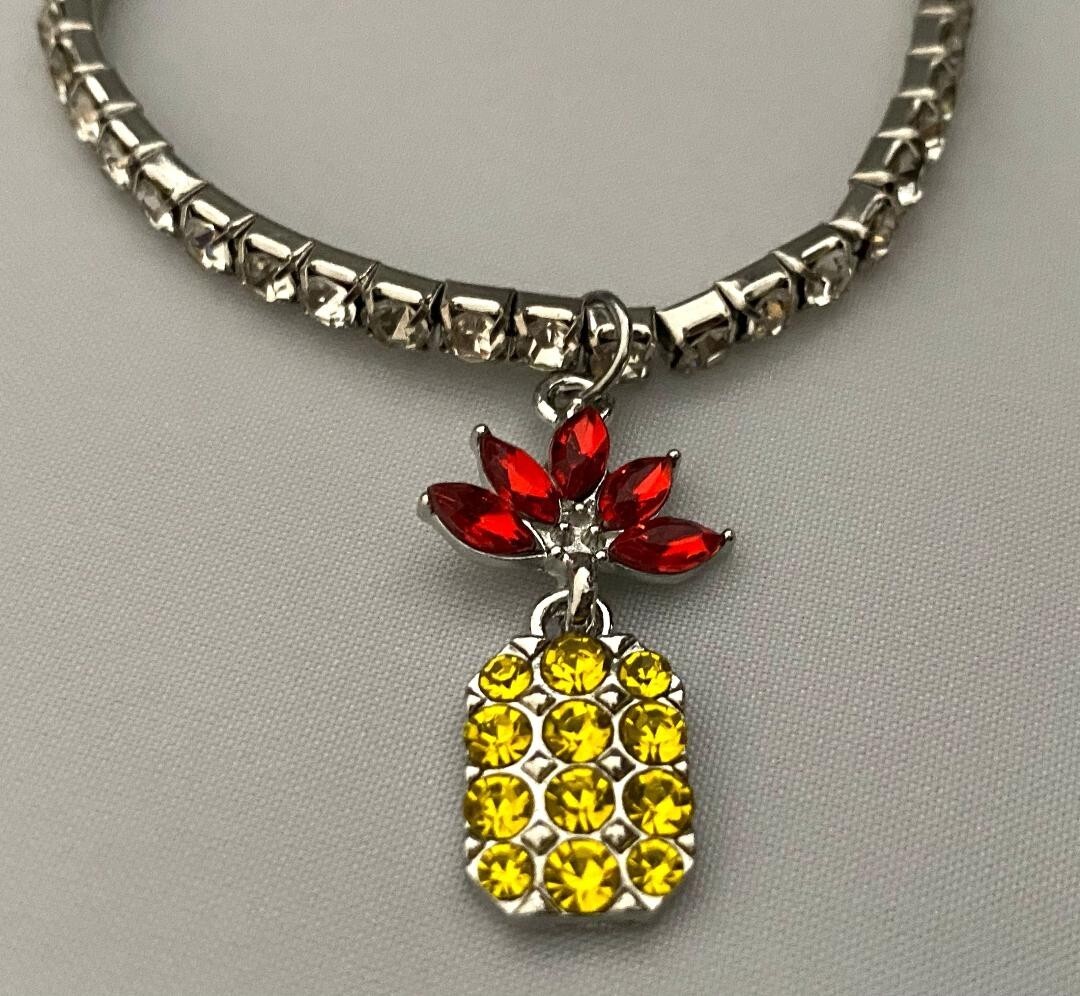 4 pcs SILVERTONE PINEAPPLE SET NECKLACE, EARRINGS, BRACELET, RING CRYSTALS