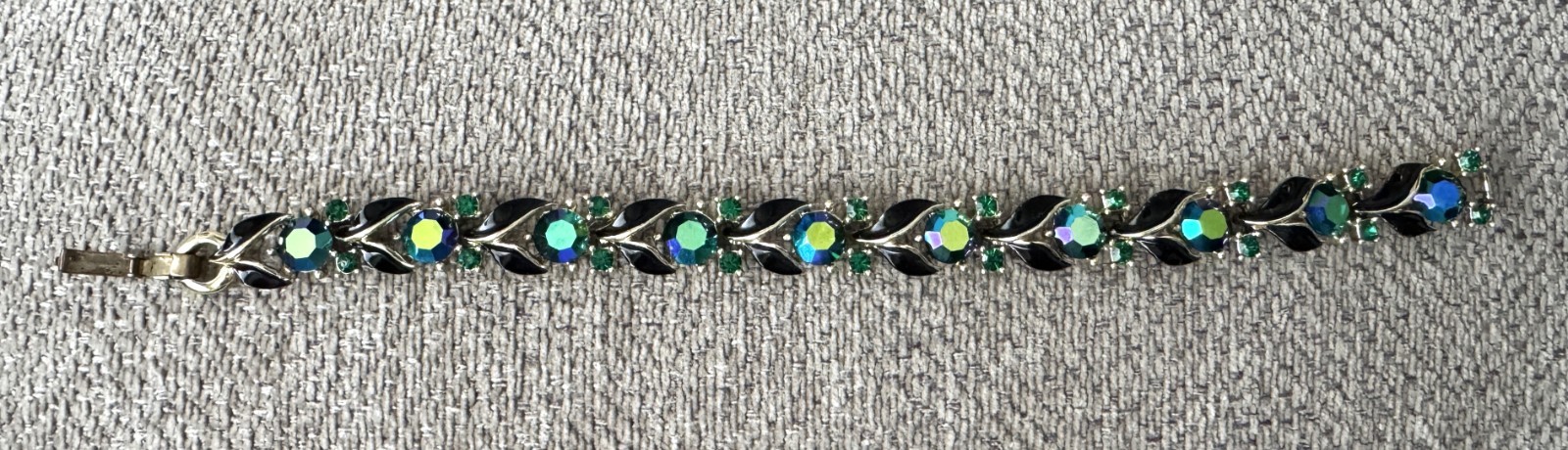 Vintage Signed Lisner Bracelet – 7 ½” – Peacock AB