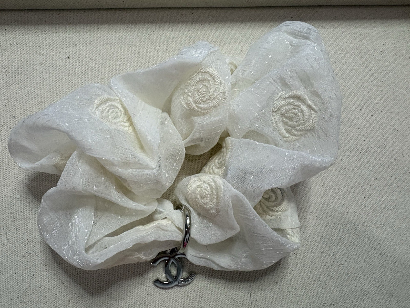 CHANEL Large White Roses Fabric Lace C charms