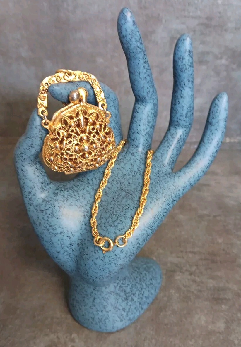 ART Filigree Purse Locket Pendant Sachet Necklace Victorian Style Kiss Lock Vtg