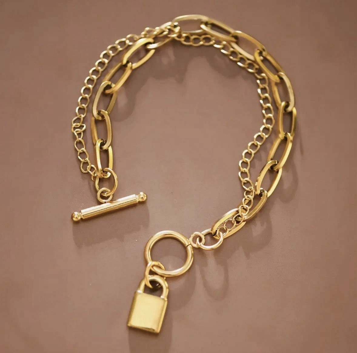 Gold Tone Oval Link Chain Bracelet w/ Toggle Clasp Padlock Dangle Charm