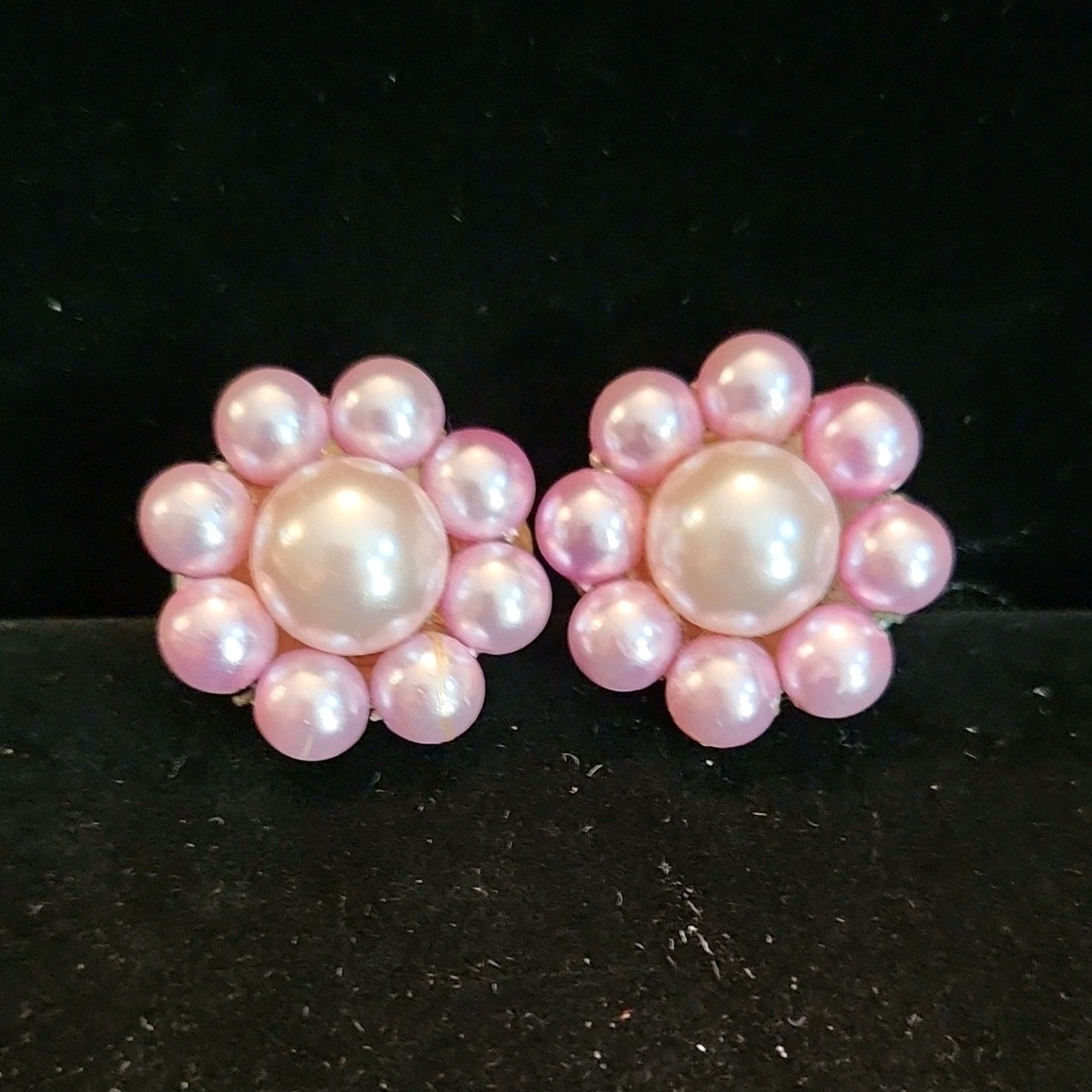 Vintage Pink Imitation Pearl Flower Clip-On Stud Earrings Cluster, 1in Diameter