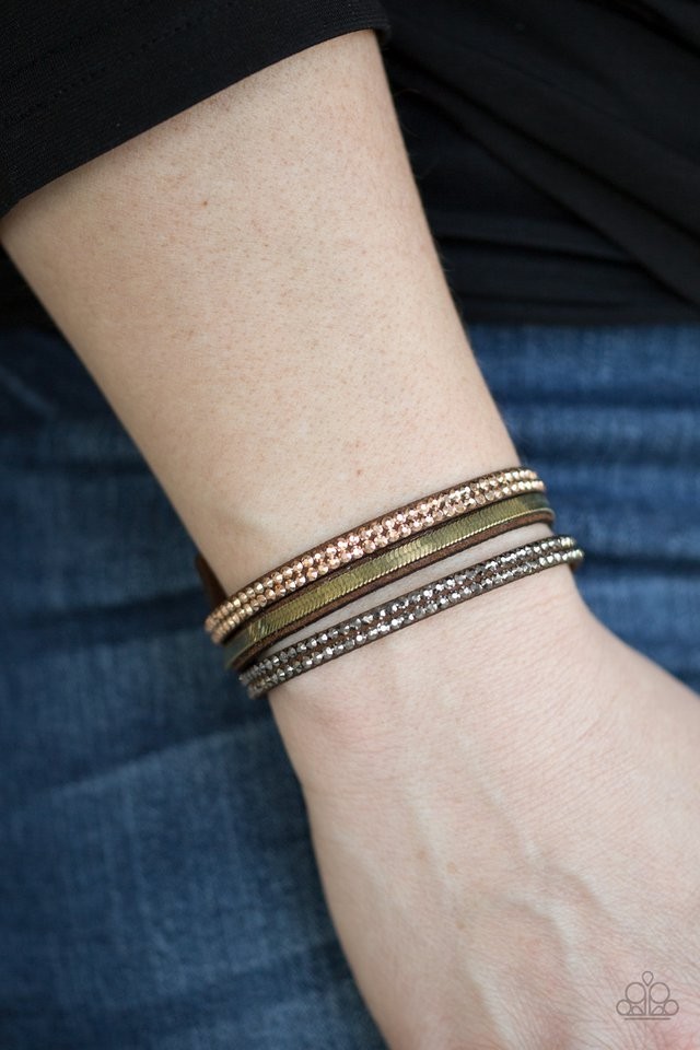 Lot of 11 Mixed Sparkle Snap Wrap Cuff Style Bracelets -NEW- SB3