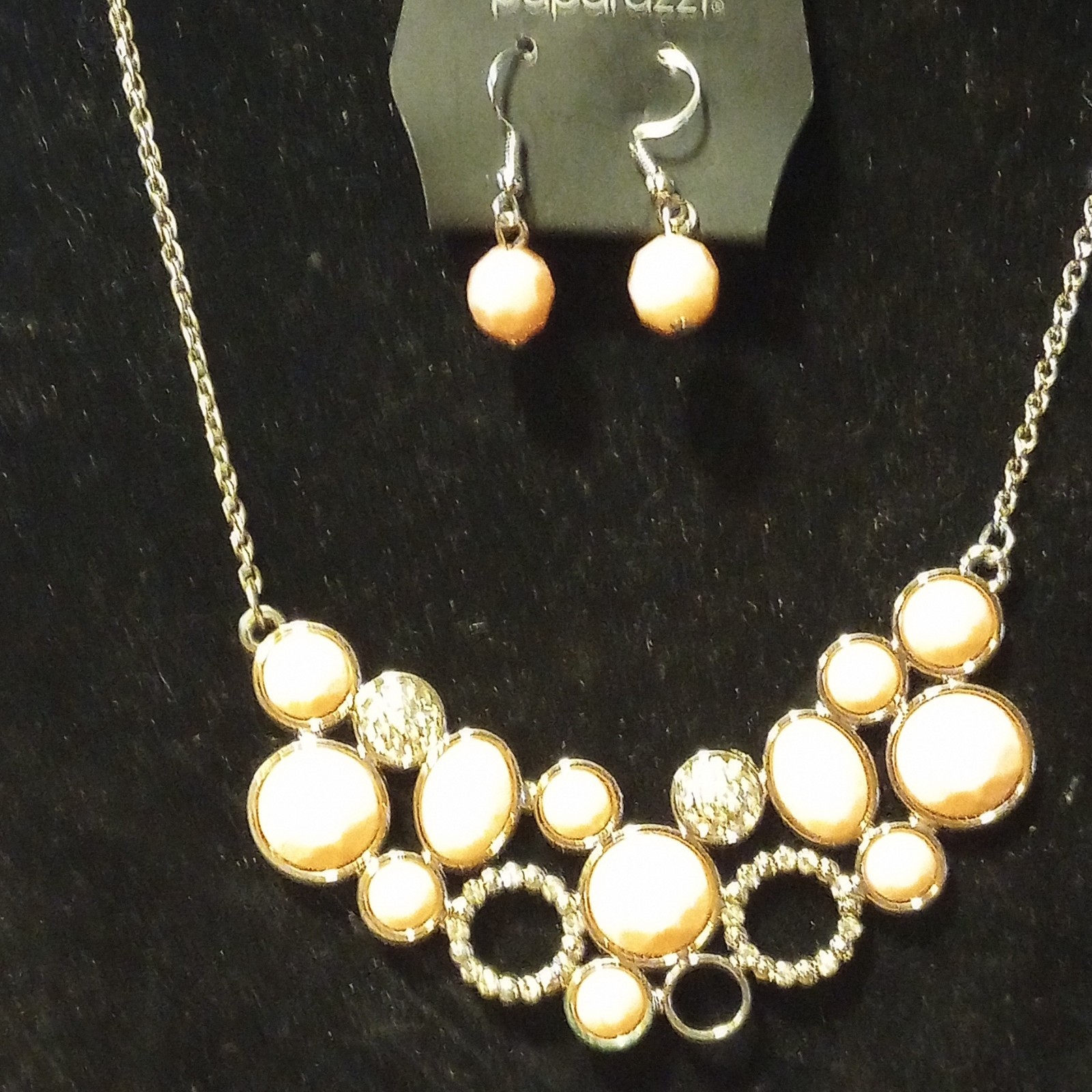Peach Colored Round And Oval Shaped Stones Necklace With Matching Earrings…