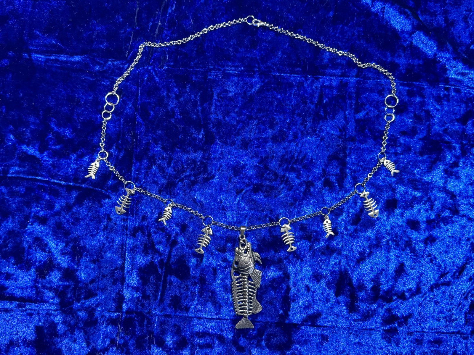 Fish Bones Pendant Necklace Chain Rhodium White Gold Silver Plated 22.5″