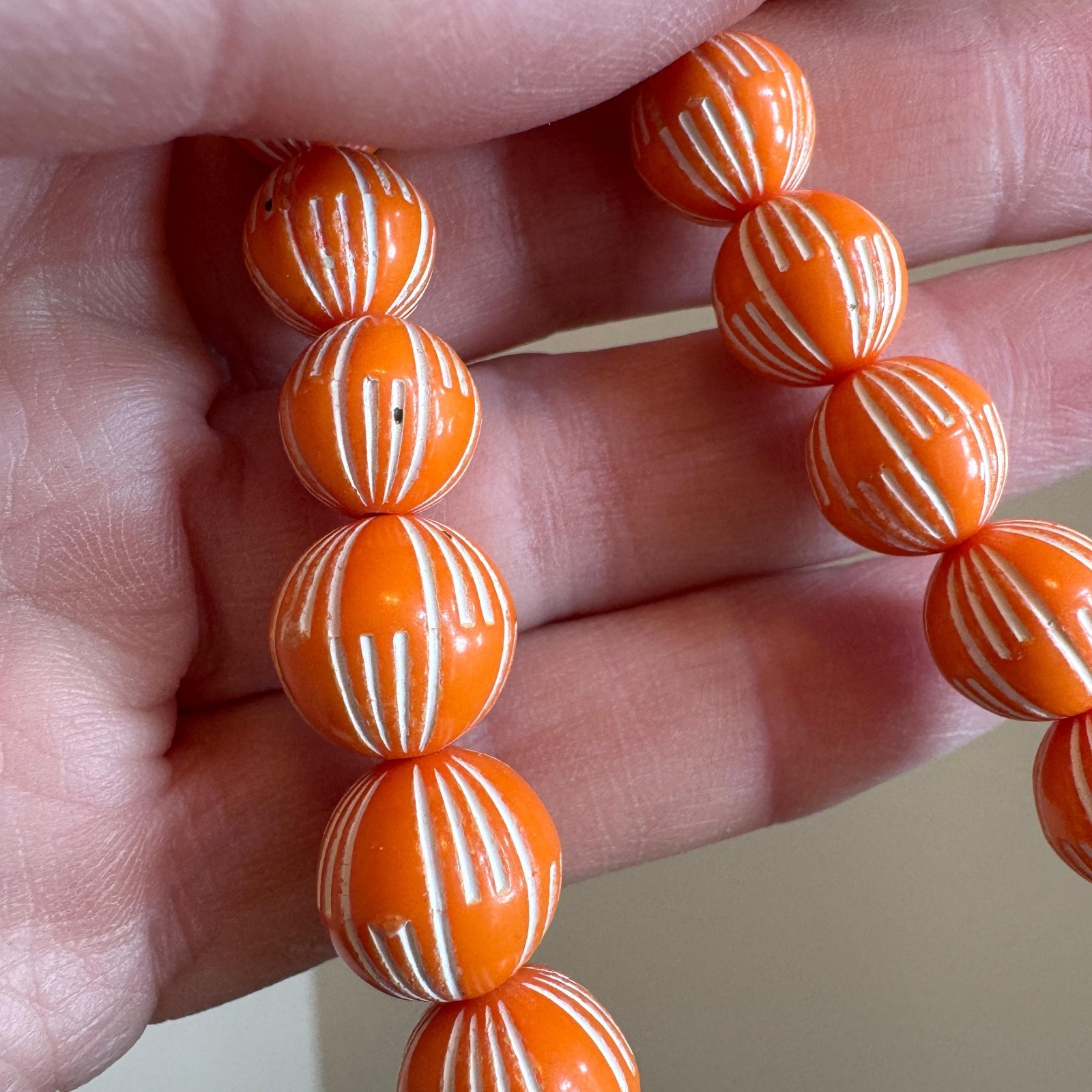 Vtg Orange & White Carved Striped Lucite Bead Necklace Mid-Century Retro Jewelry