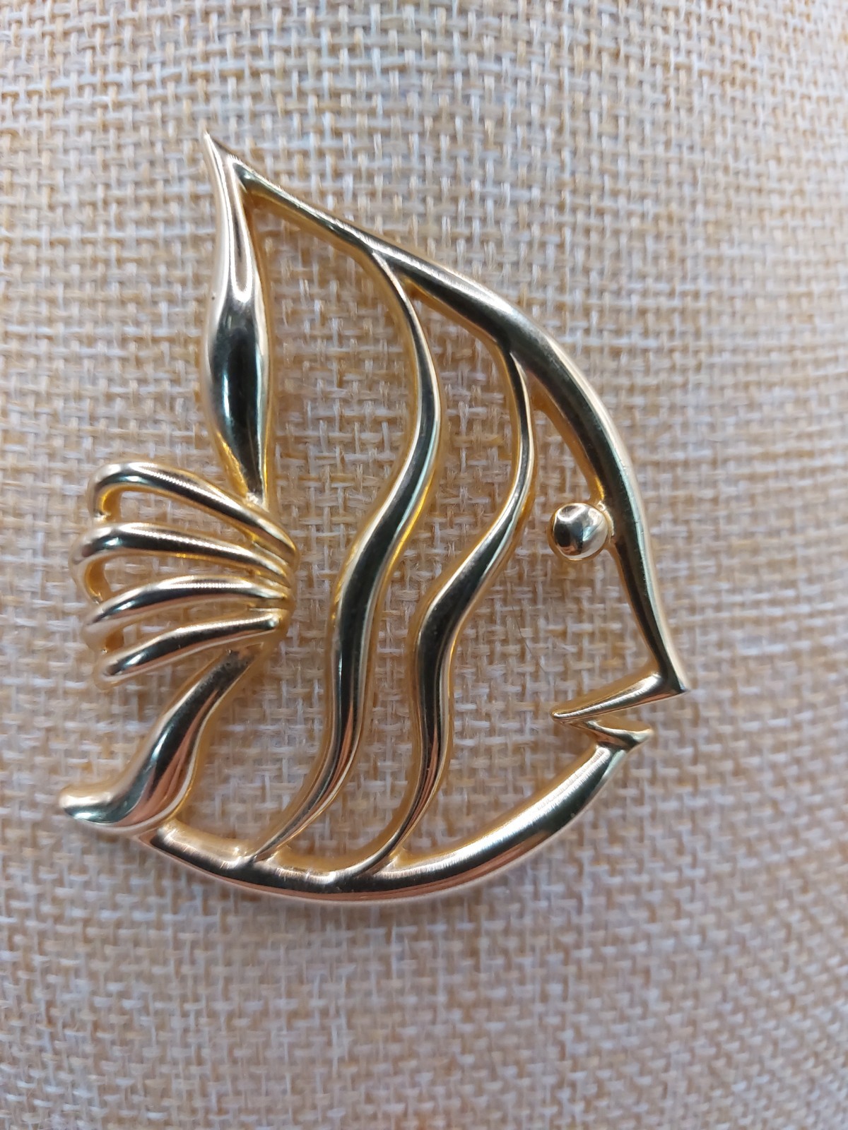 10K Gold Plated 80s Piscatelli Fish Brooch Excellent Condition Nature Art Beauty