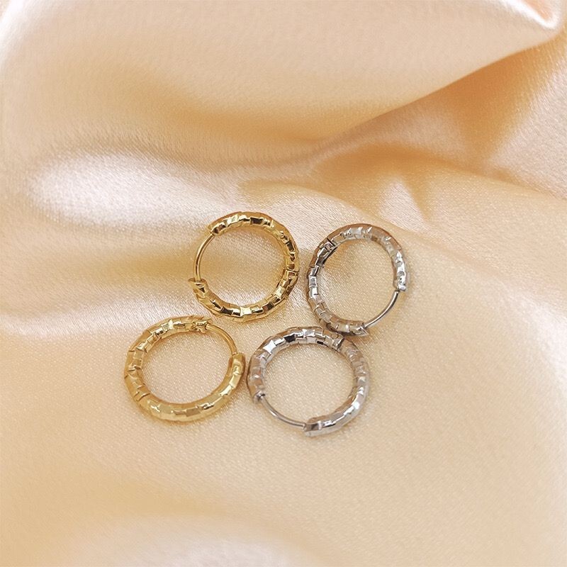 8-16mm Woman 14K Gold Plated Texture Round Huggie Hoop Earring