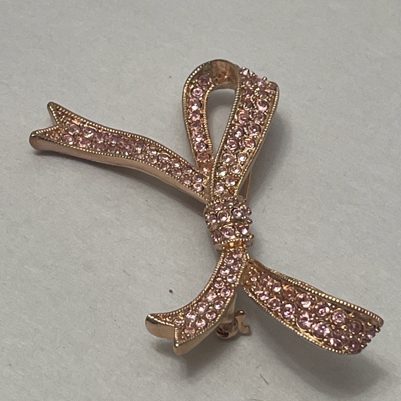Kenneth Jay Lane KJL Pink Crystal Rhinestone Pavé Bow Brooch Pin