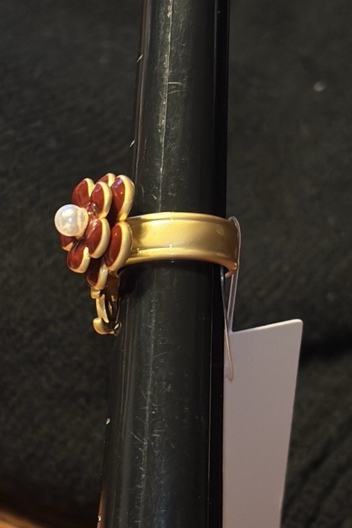 AUTHENTIC Chanel Camellia Floral Ring Spring 2025 Gold Tone Resin Size 7 France
