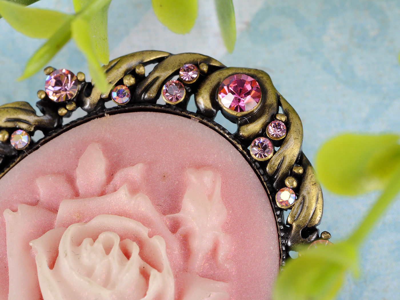 Antique Gold Tone Pink Colored Rhinestones Vintage Rose Cameo Brooch Pin