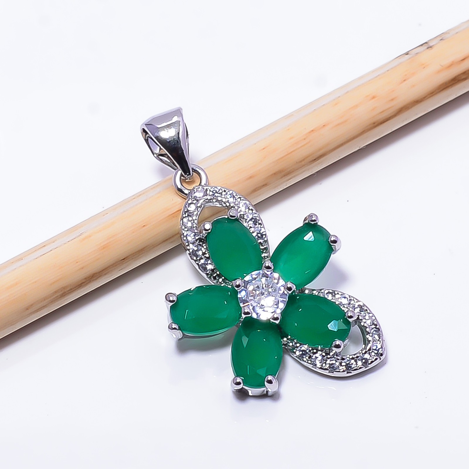 Emerald Simulated & Cubic Zirconia 925 Sterling Silver Flower Pendant 1.09″ P966
