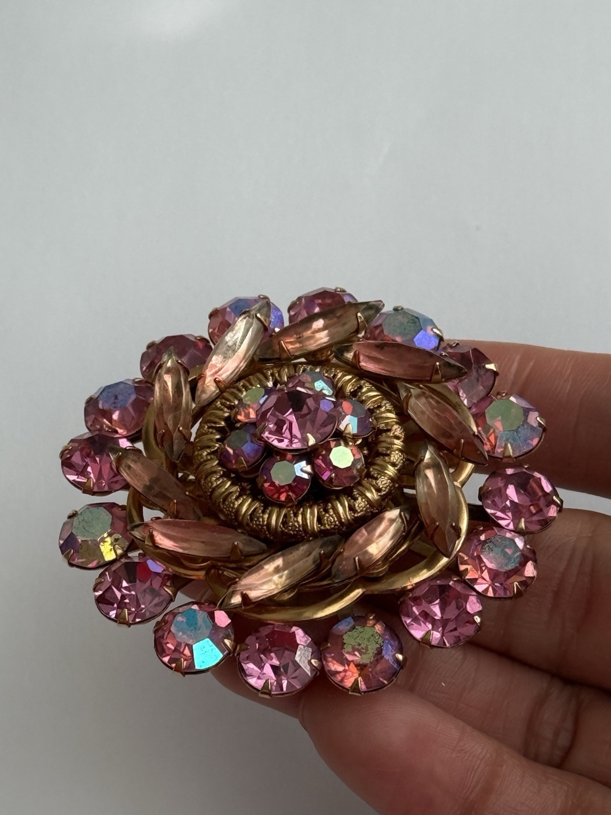 Vintage Pink Aurora Borealis Starburst Rhinestone Flower Brooch Pin Gold-Tone