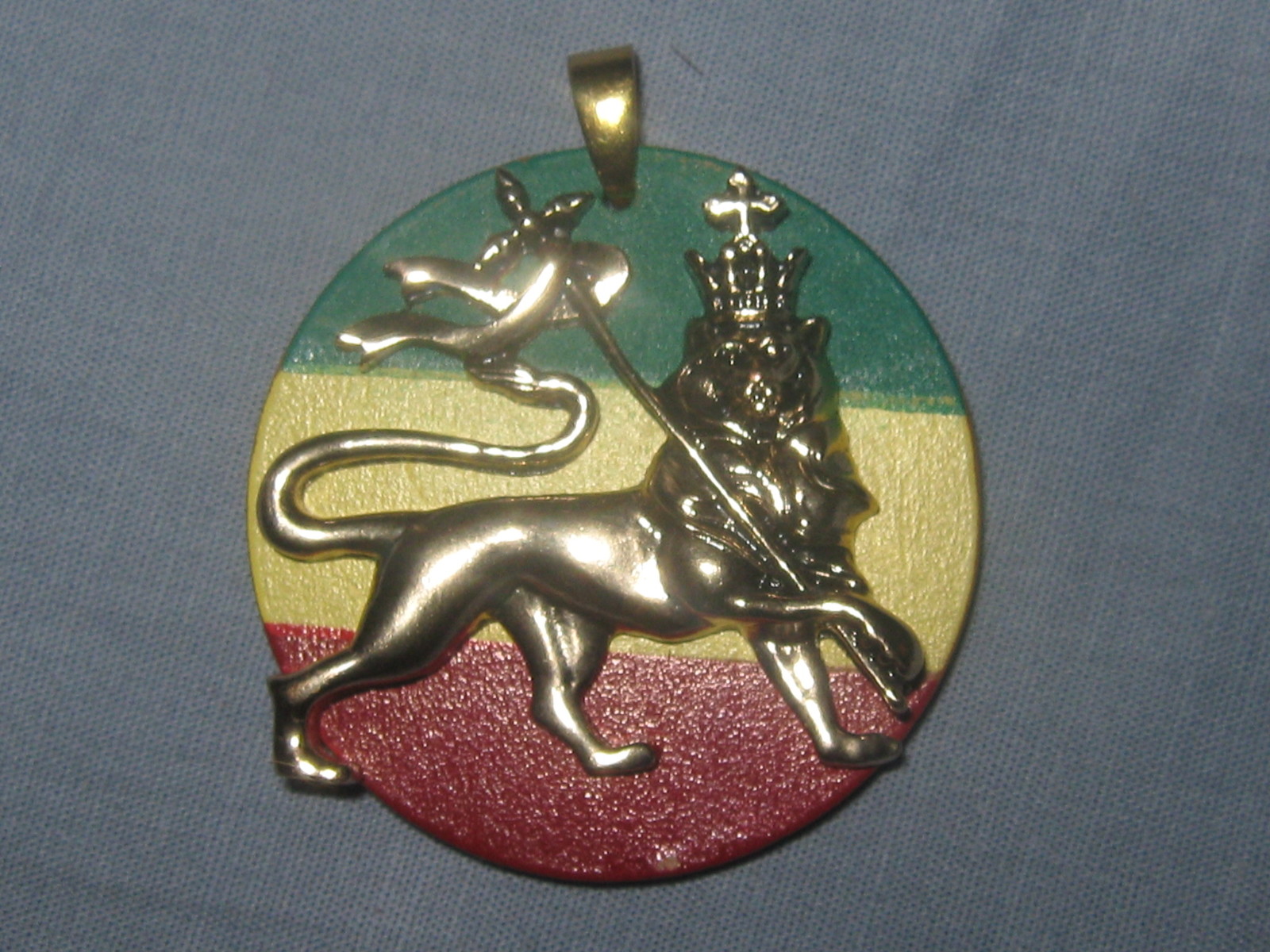 New Brass Gold Tone Flag Rasta Lion Of Judah Rasta Crown Pendant Charm Necklace